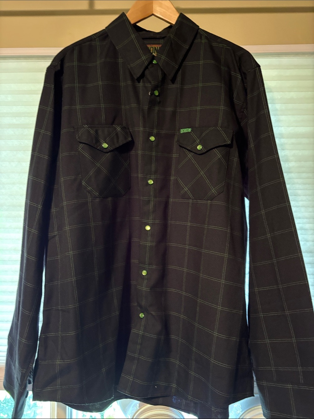 DIXXON - CTRL - ALT - DEL - XL -Black Plaid Button-Down Shirt with Green Accents